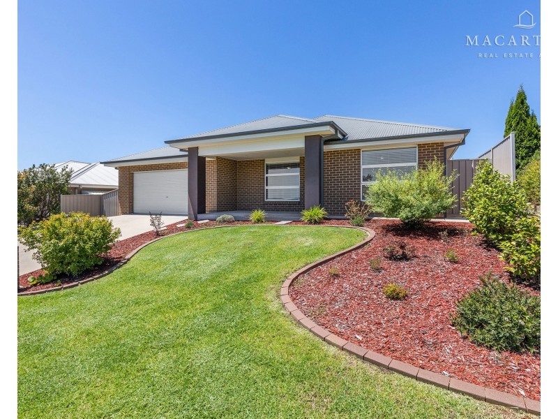 63 Kaloona Drive, Bourkelands NSW 2650