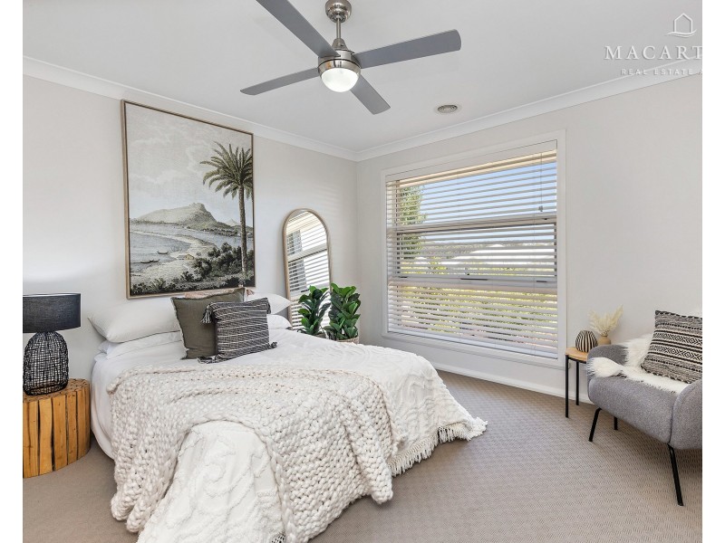 63 Kaloona Drive, Bourkelands NSW 2650