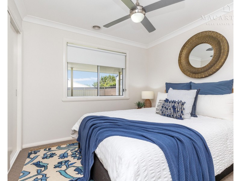 63 Kaloona Drive, Bourkelands NSW 2650