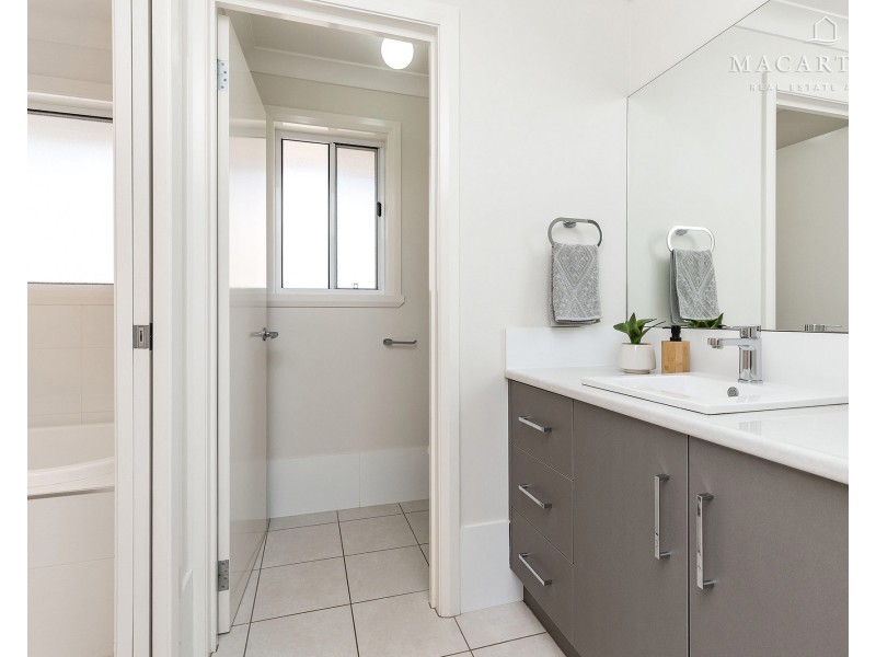 63 Kaloona Drive, Bourkelands NSW 2650