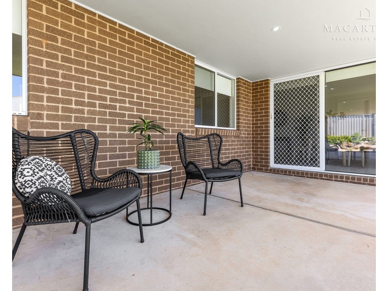 63 Kaloona Drive, Bourkelands NSW 2650