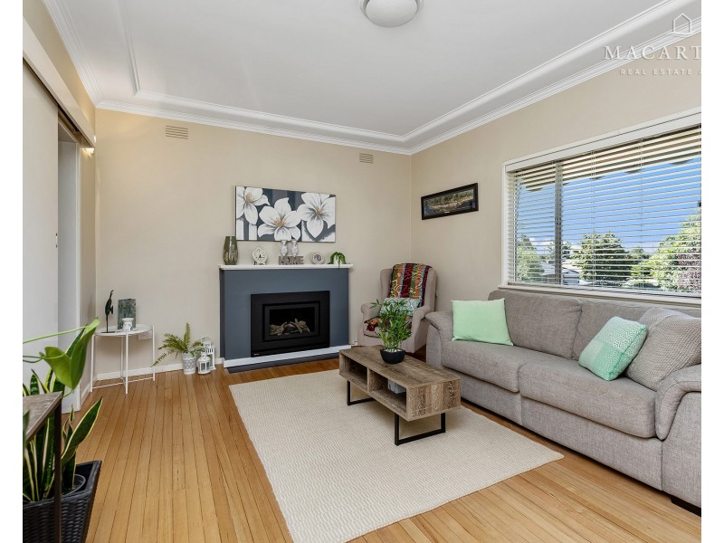 18 Koora Place, Mount Austin NSW 2650