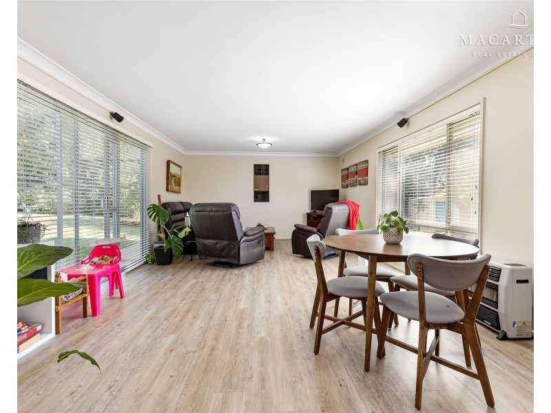 18 Koora Place, Mount Austin NSW 2650