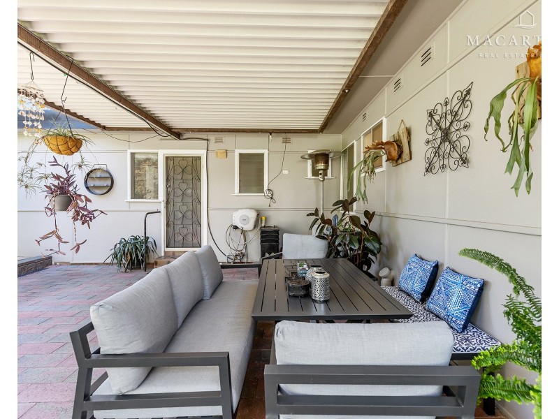 18 Koora Place, Mount Austin NSW 2650