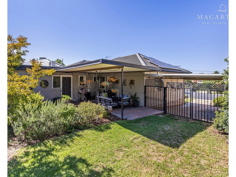 18 Koora Place, Mount Austin NSW 2650