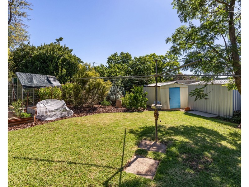 18 Koora Place, Mount Austin NSW 2650