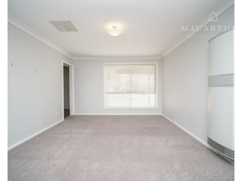 11 Geneva Crescent, Lake Albert NSW 2650