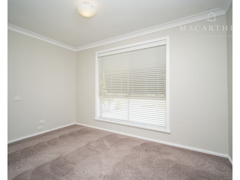11 Geneva Crescent, Lake Albert NSW 2650