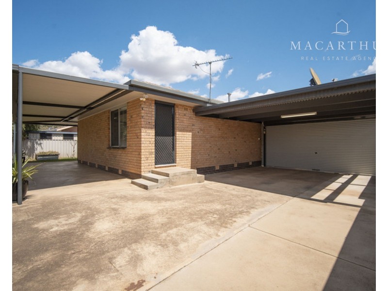 11 Geneva Crescent, Lake Albert NSW 2650