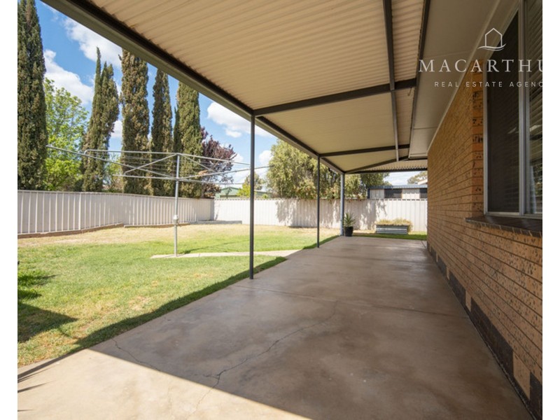 11 Geneva Crescent, Lake Albert NSW 2650