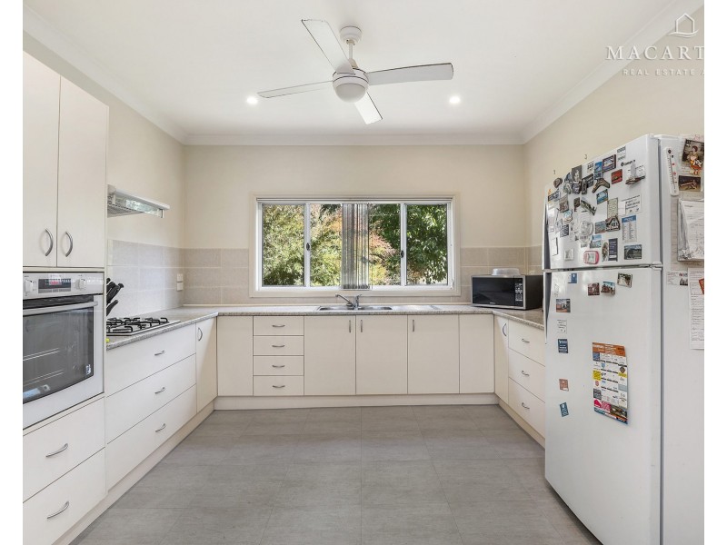 76 East Street, North Wagga Wagga NSW 2650