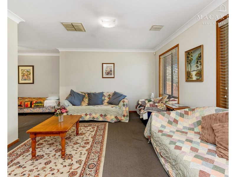 1 Emu Place, Kooringal NSW 2650