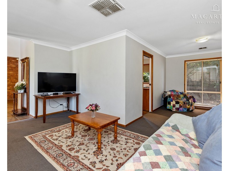 1 Emu Place, Kooringal NSW 2650