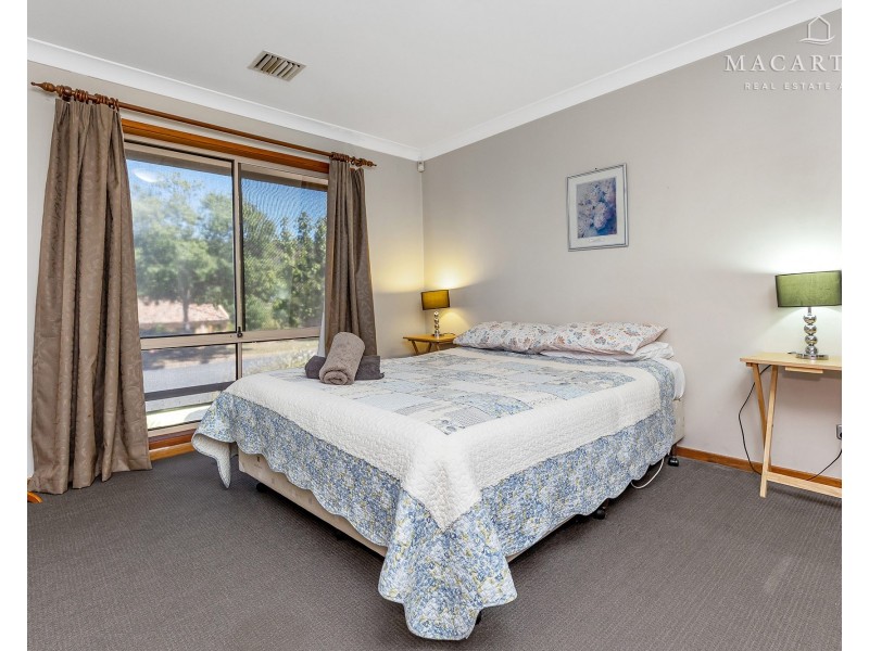 1 Emu Place, Kooringal NSW 2650