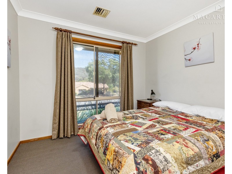 1 Emu Place, Kooringal NSW 2650