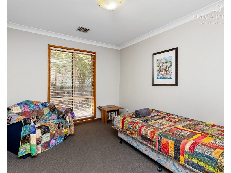 1 Emu Place, Kooringal NSW 2650