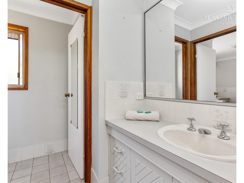 1 Emu Place, Kooringal NSW 2650