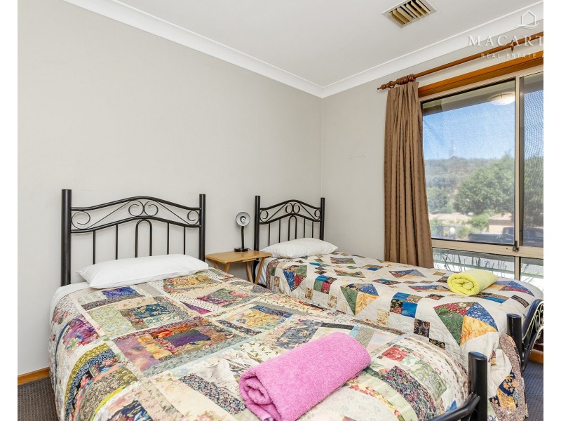 1 Emu Place, Kooringal NSW 2650