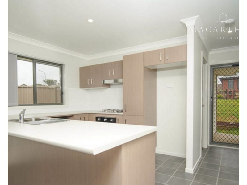 1/8 Gasnier Loop, Boorooma NSW 2650