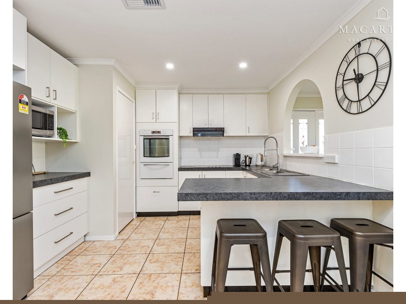 2 Matheson Place, Estella NSW 2650