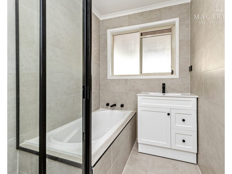 2 Matheson Place, Estella NSW 2650