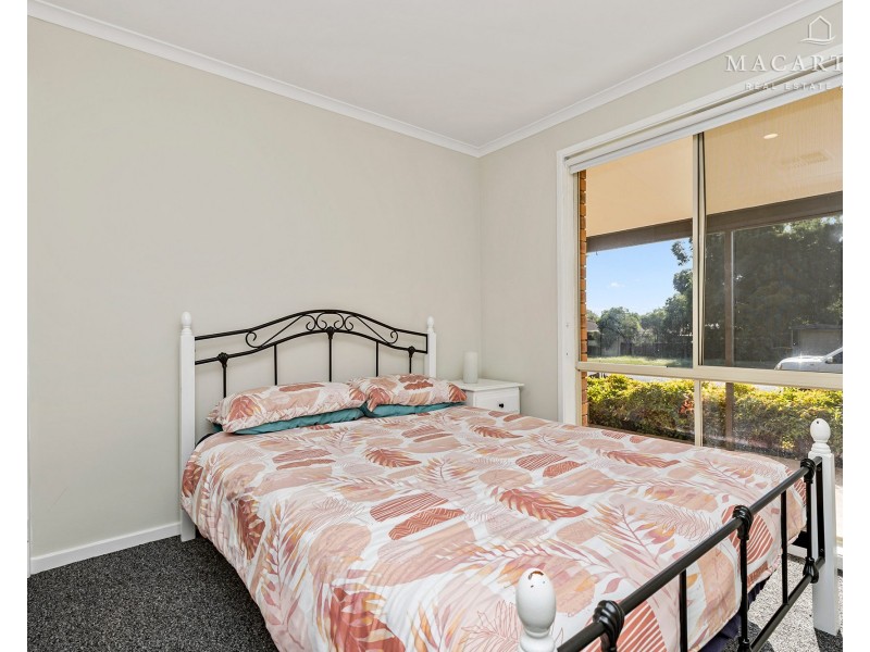 2 Matheson Place, Estella NSW 2650