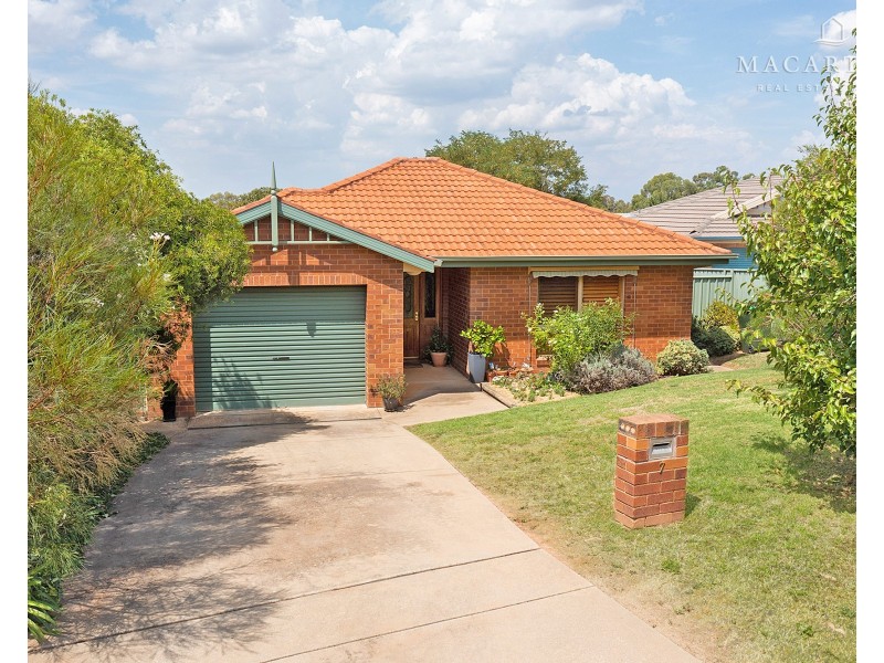 7 Osprey Place, Estella NSW 2650