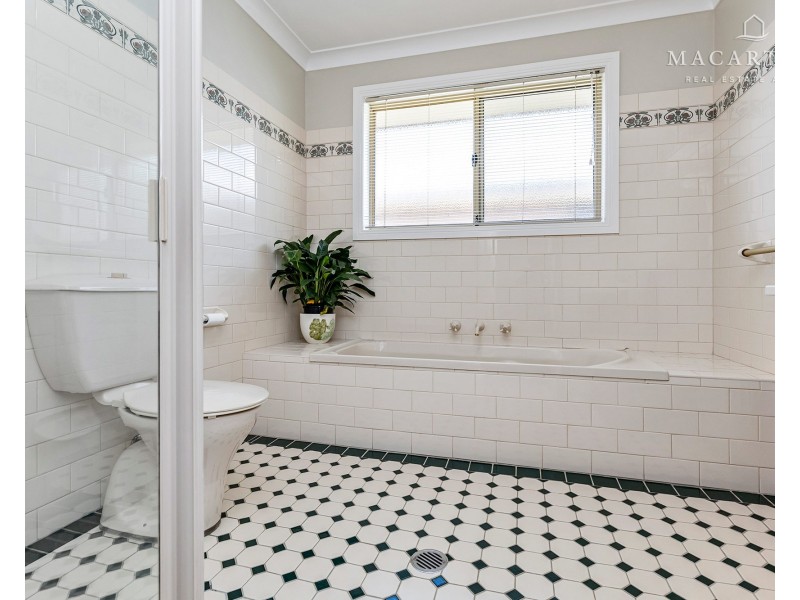 7 Osprey Place, Estella NSW 2650