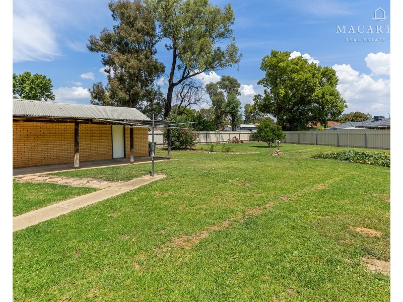 115 McKell Avenue, Mount Austin NSW 2650