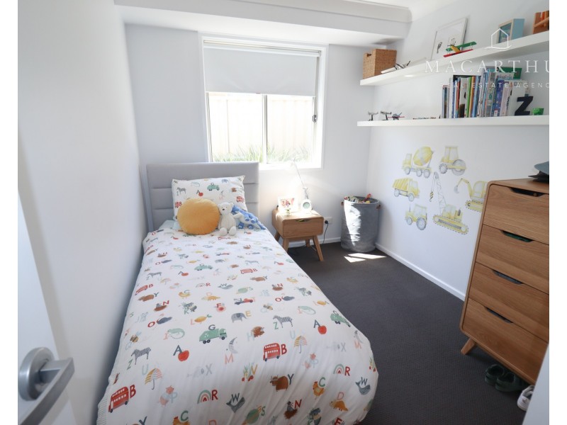 6 Comet Place, Estella NSW 2650