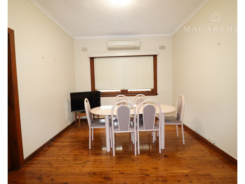 11 Lewisham Avenue, Wagga Wagga NSW 2650