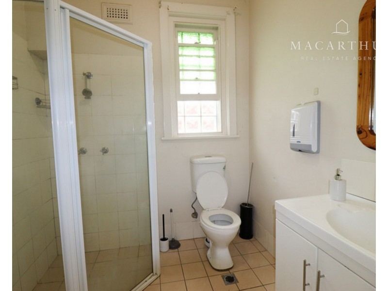 11 Lewisham Avenue, Wagga Wagga NSW 2650