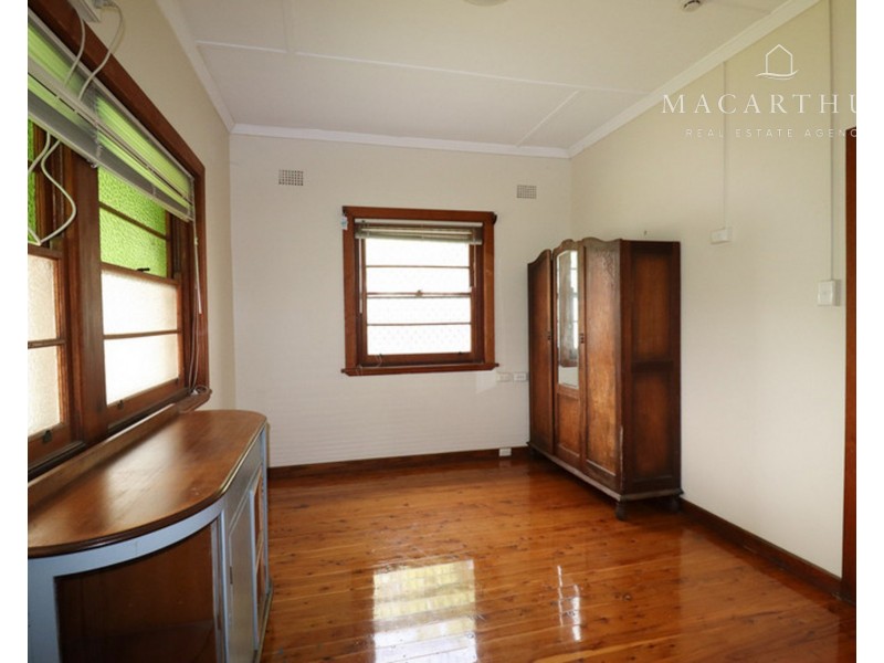 11 Lewisham Avenue, Wagga Wagga NSW 2650