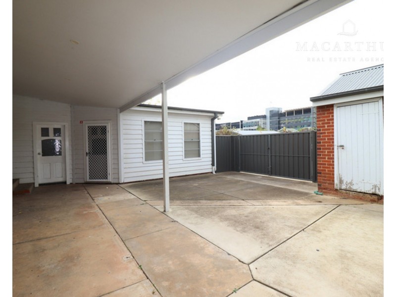 11 Lewisham Avenue, Wagga Wagga NSW 2650