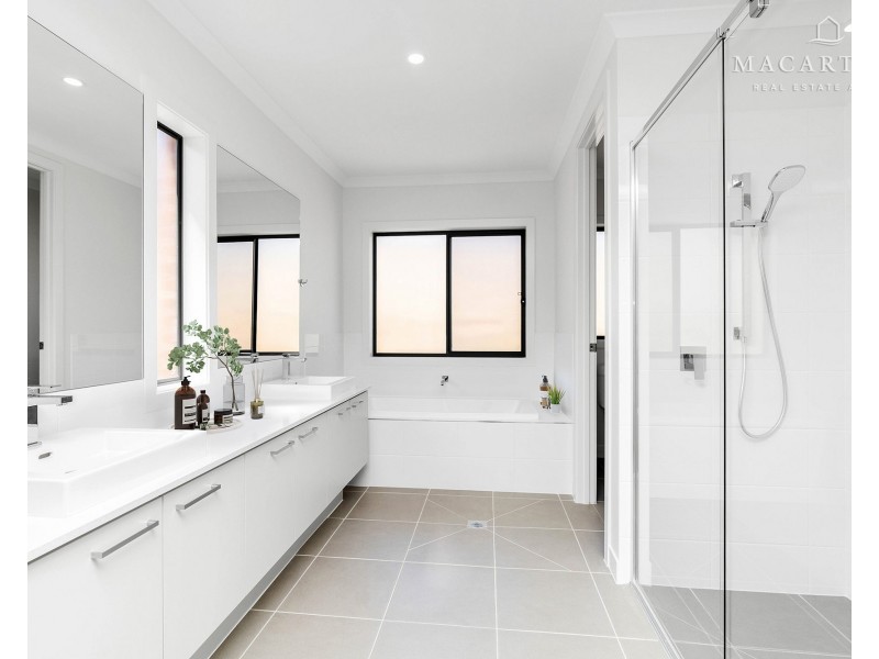 1 Harold Crescent, Gobbagombalin NSW 2650