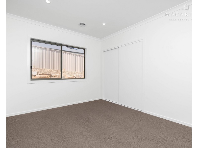 1 Harold Crescent, Gobbagombalin NSW 2650