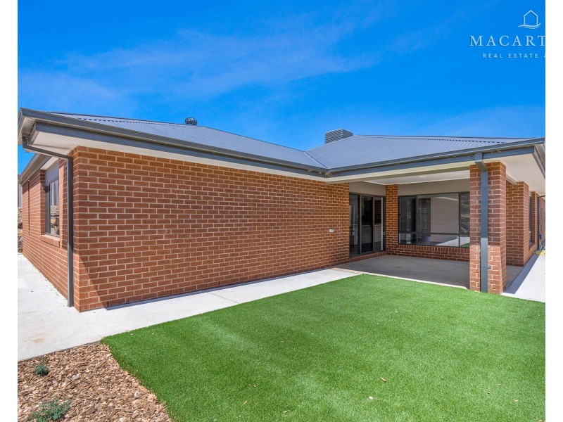 1 Harold Crescent, Gobbagombalin NSW 2650