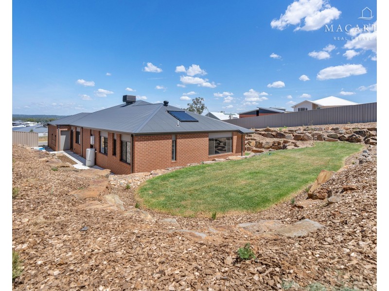 1 Harold Crescent, Gobbagombalin NSW 2650