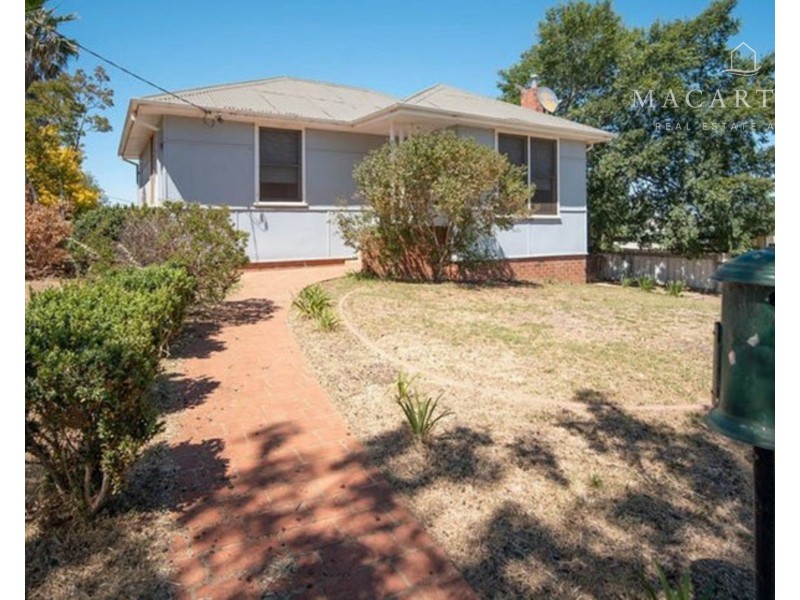 20 Fernleigh Road, Mount Austin NSW 2650