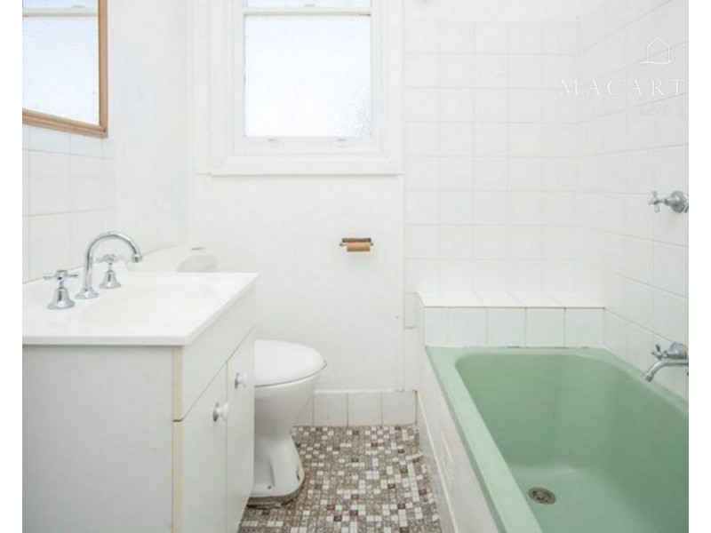 20 Fernleigh Road, Mount Austin NSW 2650