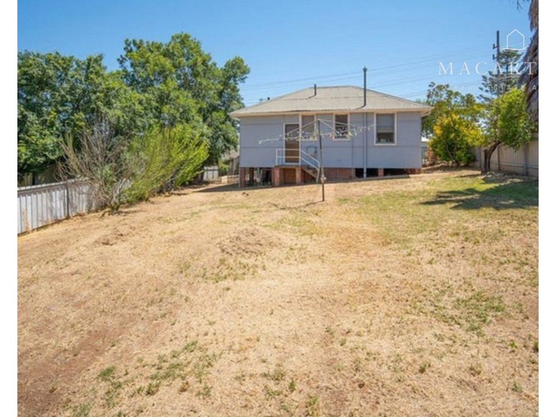 20 Fernleigh Road, Mount Austin NSW 2650