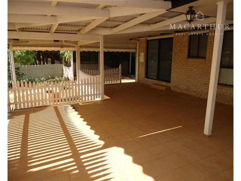 1 Hargrave Avenue, Lloyd NSW 2650