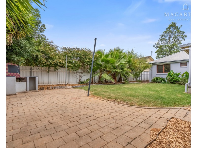7 Cutler Avenue, Kooringal NSW 2650