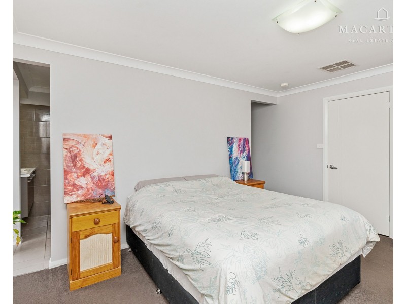 9 Morris Crescent, Gobbagombalin NSW 2650