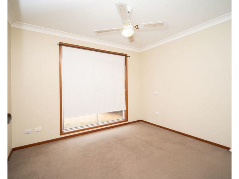 27 Goborra Street, Glenfield Park NSW 2650