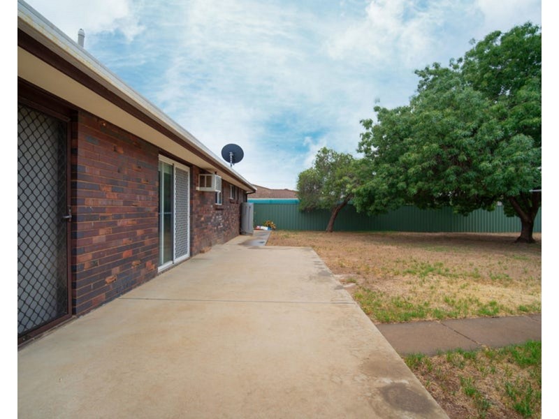 27 Goborra Street, Glenfield Park NSW 2650