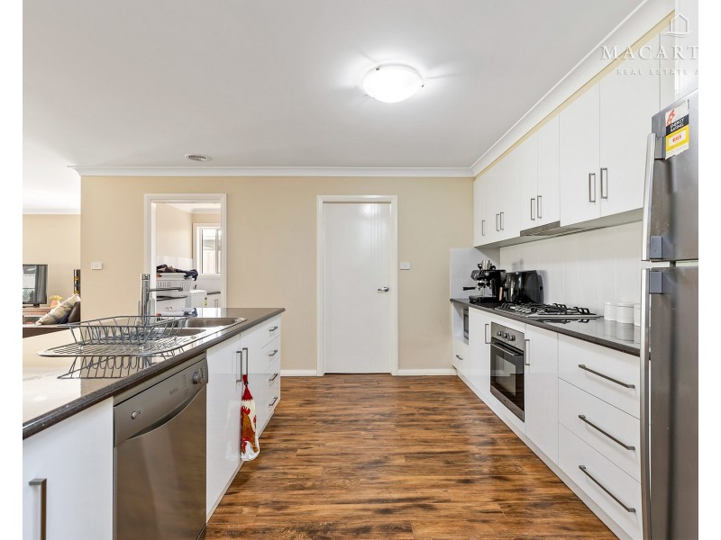 59 Strickland Drive, Boorooma NSW 2650