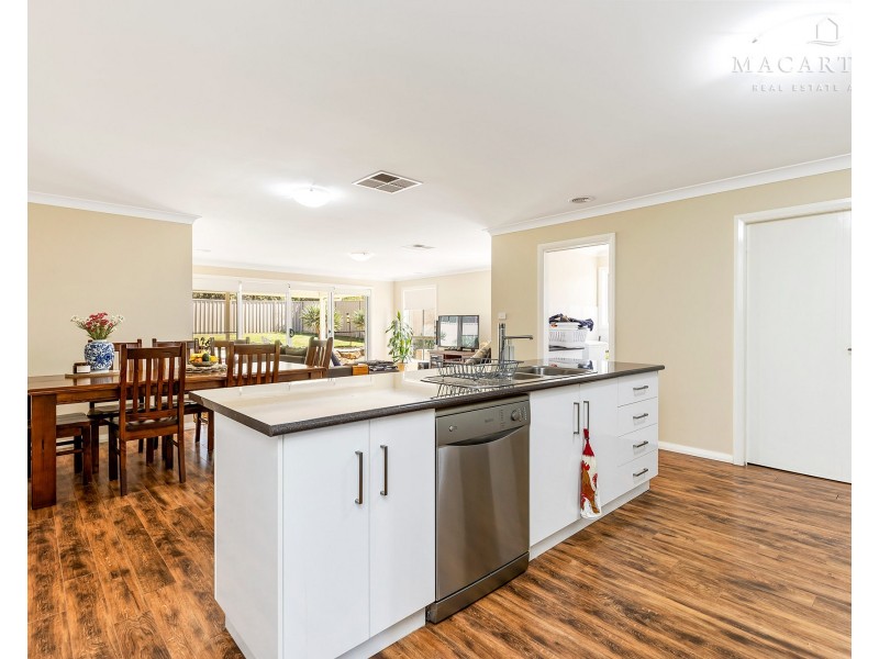 59 Strickland Drive, Boorooma NSW 2650