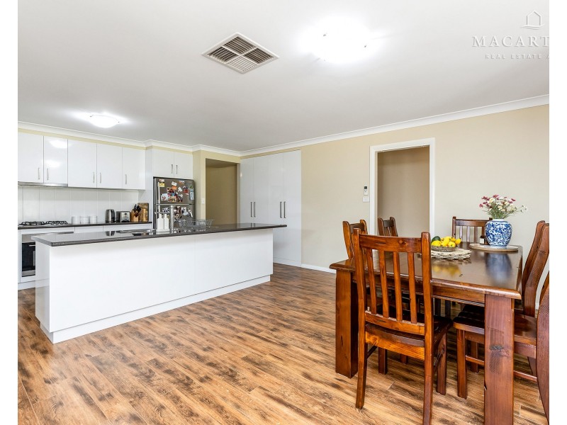 59 Strickland Drive, Boorooma NSW 2650