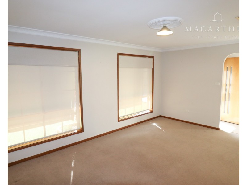 4 Patey Close, Ashmont NSW 2650